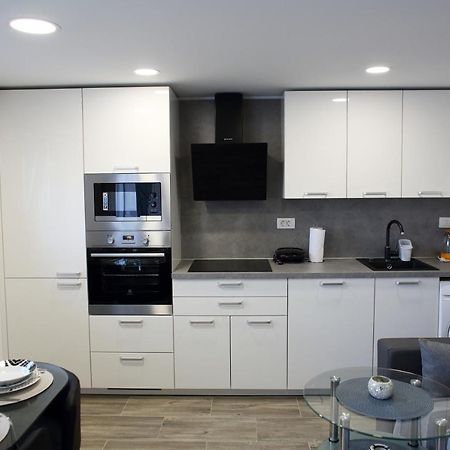 Pearl Apartment Split Exterior photo